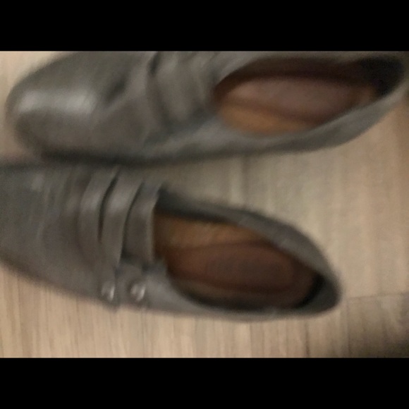 Shoes - Picture 2 of 3